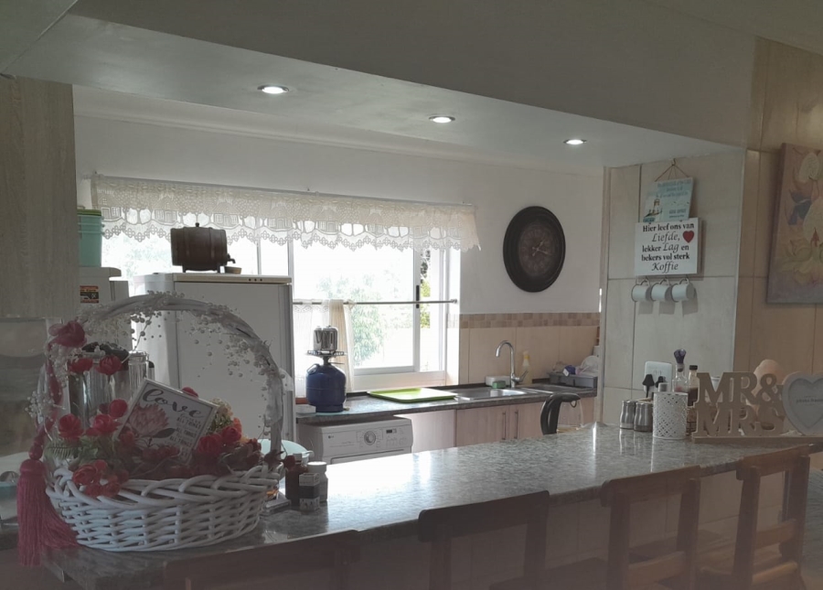 4 Bedroom Property for Sale in Wavecrest Eastern Cape